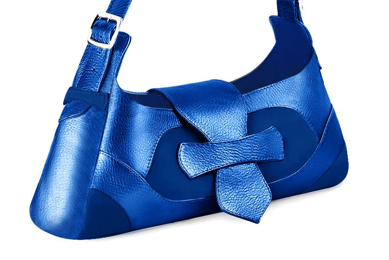 Electric blue women's dress handbag, matching pumps and belts. Front view - Florence KOOIJMAN